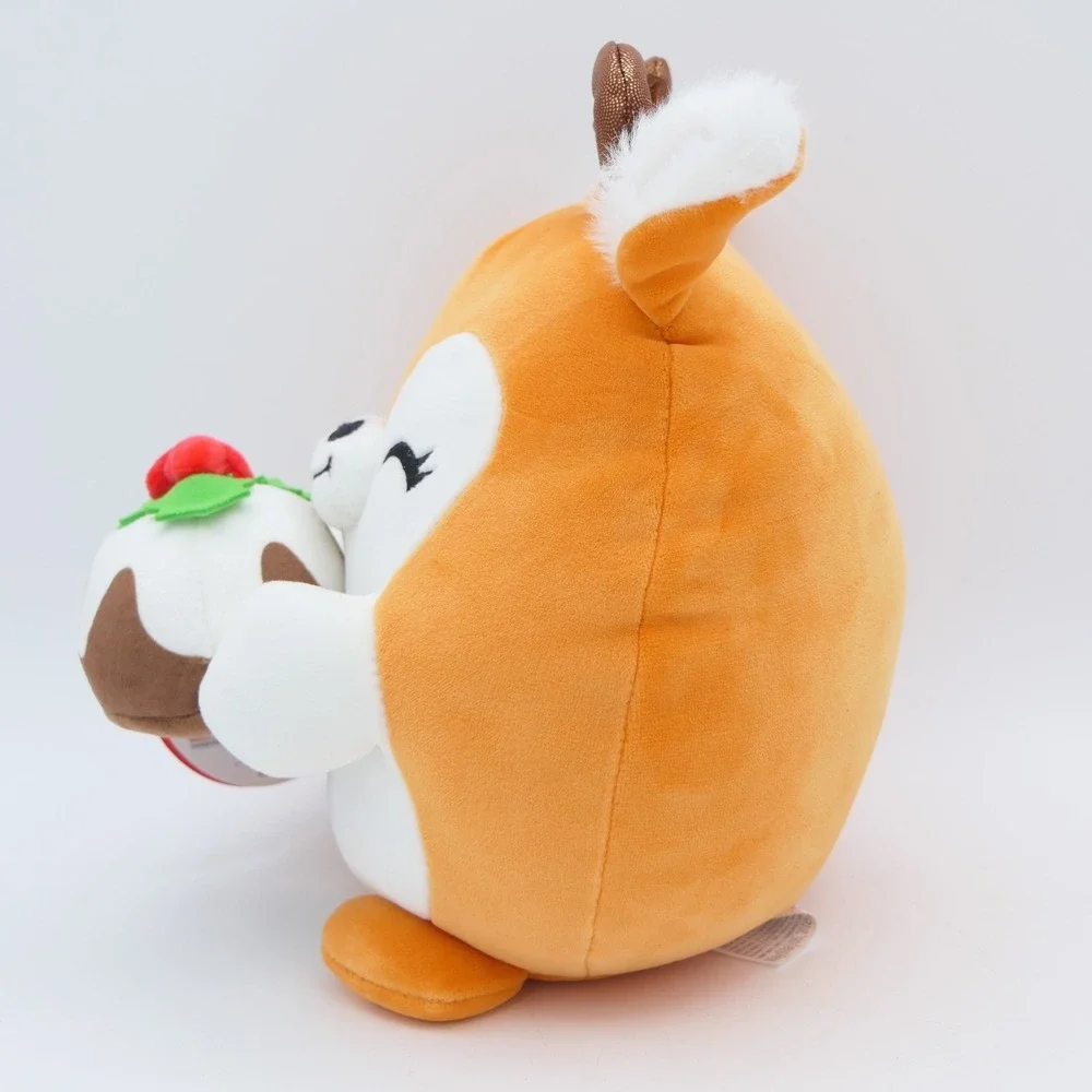 Zuru Snackles Frosty The Elk Holding a Dessert 8